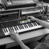 NOVATION Launchkey 61 MK2 миди-клавиатура с полноцветными пэдами