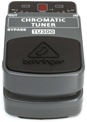 Тюнер BEHRINGER TU300 педаль для настройки гитар и бас-гитар